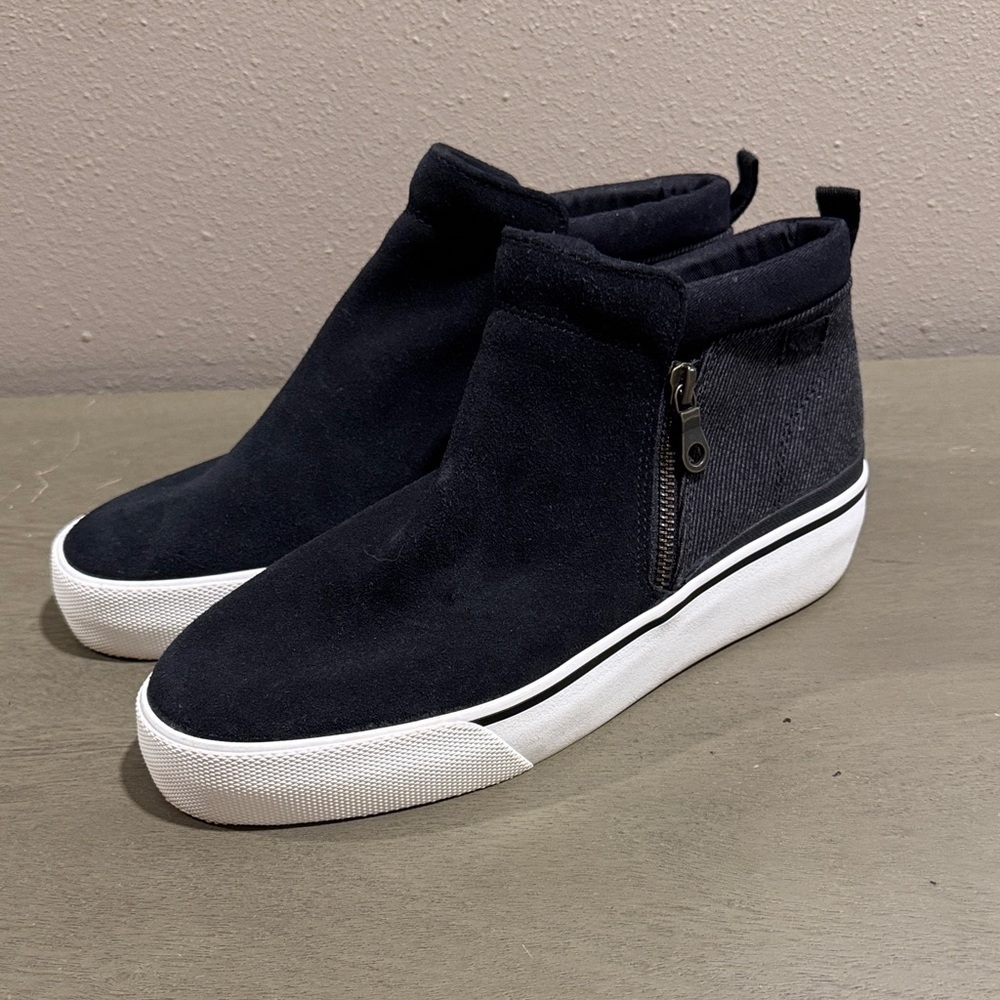 Keds Women's Black Ankle Booties size 9